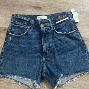 Abercrombie & Fitch CURVE LOVE  The 4 Inch Mom Short 26 NEW WITH TAGS